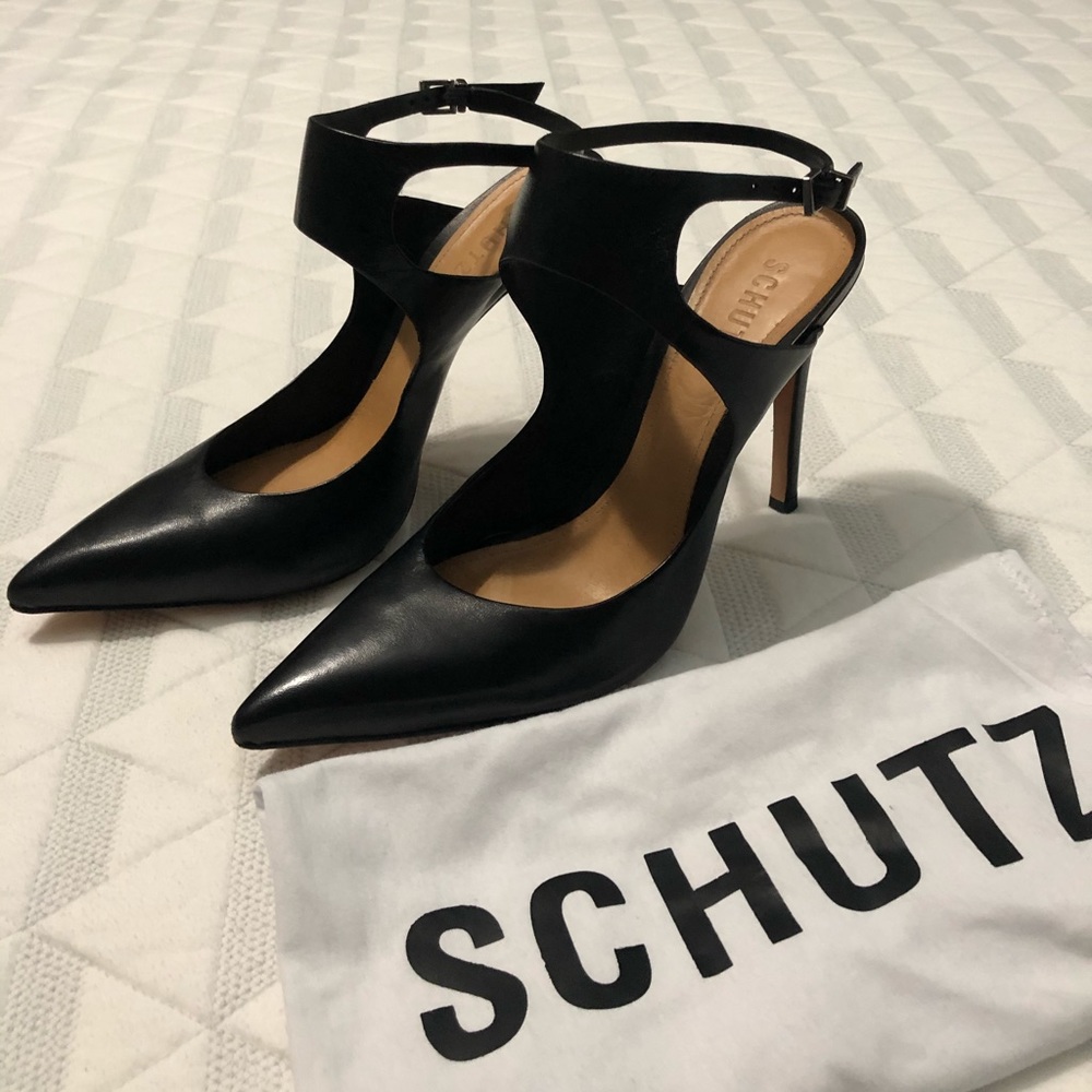 SCHUTZ Black Pointed Toe Heels